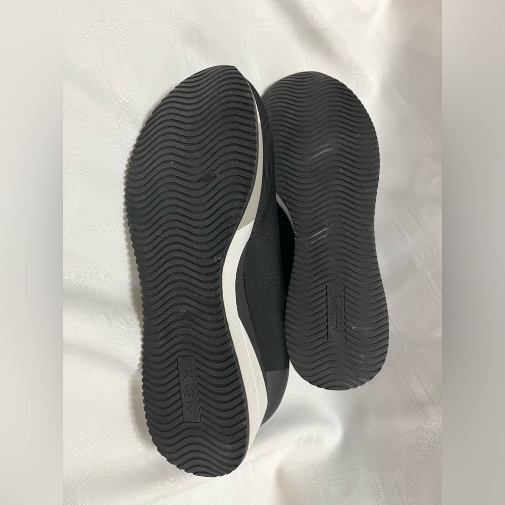 9.5 Alfani Walking Shoe - Picture 8 of 9